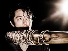 FOX1 - The Walking Dead - Temporada 7 - Glenn (Steve Yeun).jpg