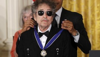100569_bob-dylan-premio-nobel-literatura-2016_m.jpg