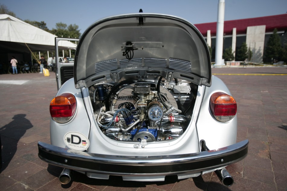 ESTUDIANTES DEL IPN CONVIERTEN VOCHO EN LABORATORIO DE PRUEBAS (4).JPG
