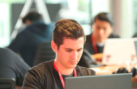 PREMIAN A POLITÉCNICO EN CONCURSO DE HACKEO DE EMPRESA SUIZA (2).jpg