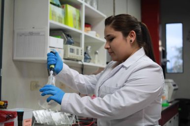 CHRISTIAN MARIEL SÁENZ SANTOS-CIENTÍTFICA DE CBG-IPN (2).JPG