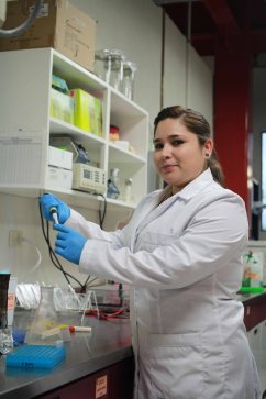 CHRISTIAN MARIEL SÁENZ SANTOS-CIENTÍTFICA DE CBG-IPN (3).JPG