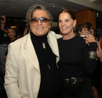 Ali+MacGraw+Robert+Evans+AMPAS+Salute+Robert+lTFPWKVq3HCl.jpg