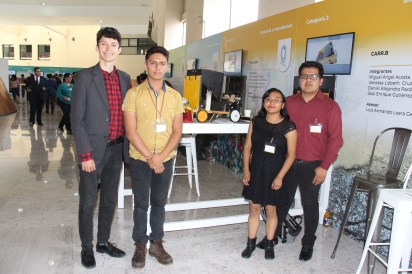 DISEÑAN POLITÉCNICOS CARRO AUTÓNOMO RELLENADOR DE BACHES.JPG