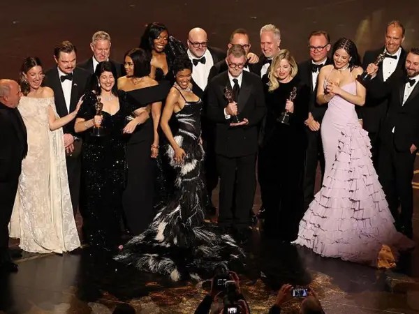 «Una batalla tras otra» con seis premios Oscar; Paul Thomas Anderson, mejor&nbsp;director