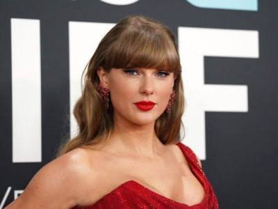 Misteriosas pistas suelta Taylor Swift a sus ‘Swifties’ durante los premios&nbsp;Emmy